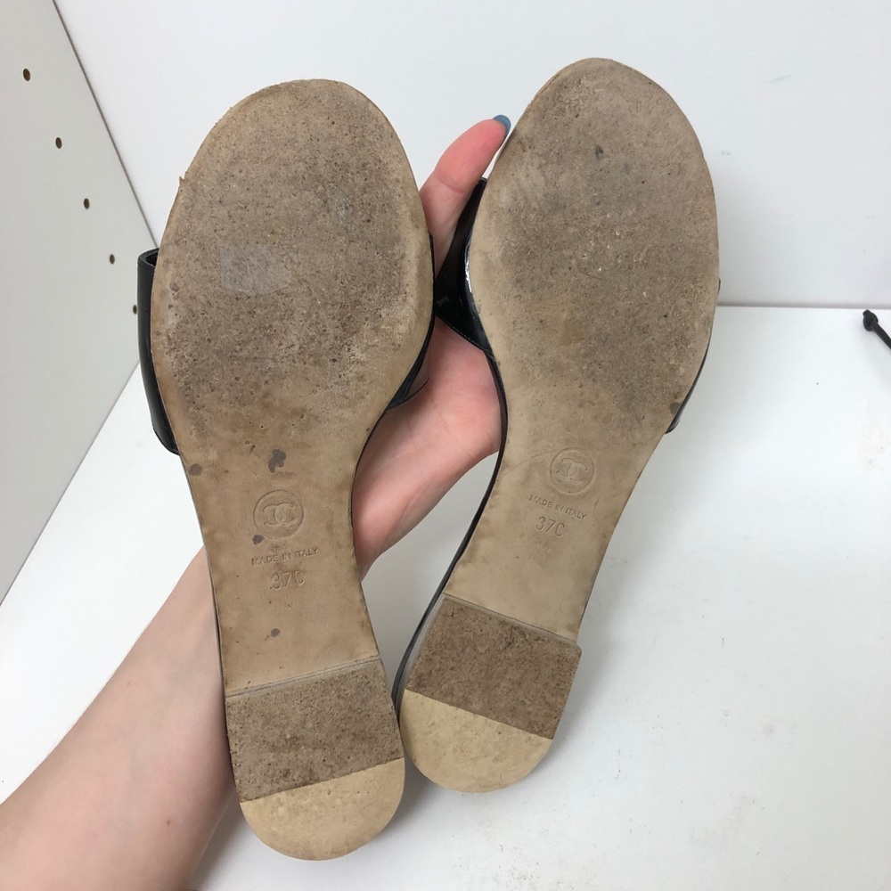 SOLD🚫Chanel Patent Leather Sandals - Picture 3 of 4